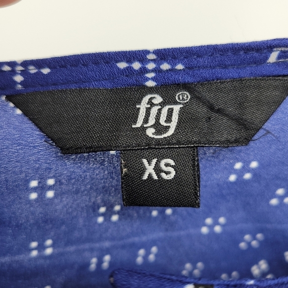 Fig Womens Blue Diamond Cross Pattern Top Light Weight Size XS - Picture 8 of 12